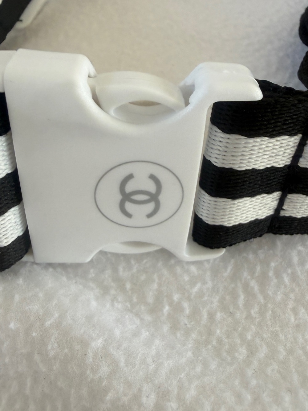 CHANEL Black and White Striped Logo Belt Pouch - Picture 4 of 12